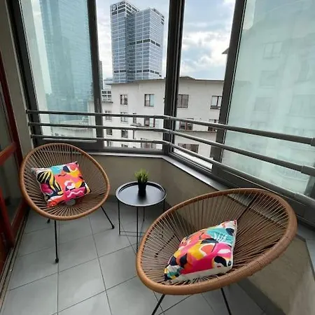 Oomph Mint Harmony & Vibrant Accents *