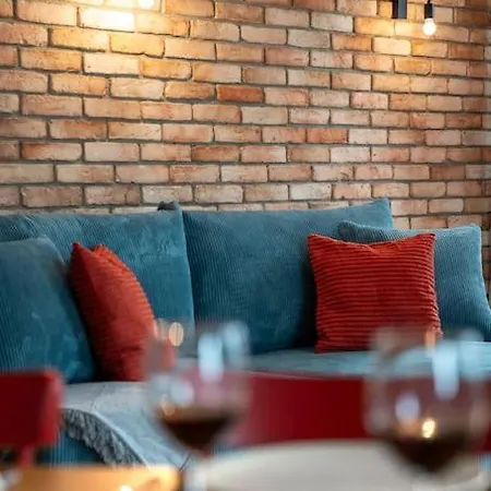 Oomph Mint Harmony & Vibrant Accents * Warszawa