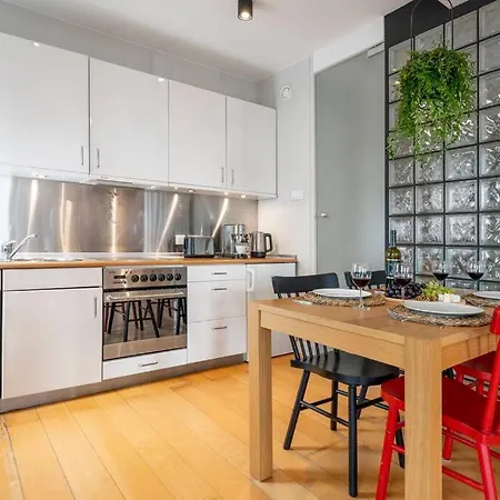 Oomph Mint Harmony & Vibrant Accents * Warszawa