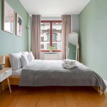 Oomph Mint Harmony & Vibrant Accents Lejlighed