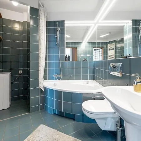 Oomph Mint Harmony & Vibrant Accents