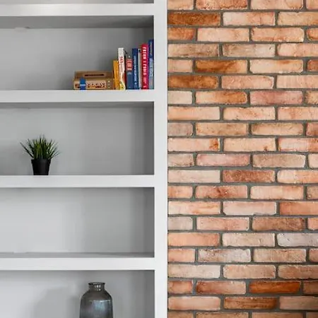 דירה Oomph Mint Harmony & Vibrant Accents