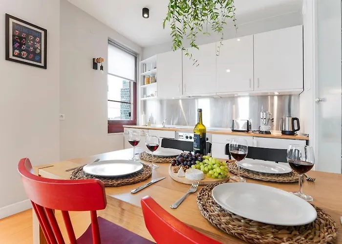 Apartament Oomph Mint Harmony & Vibrant Accents