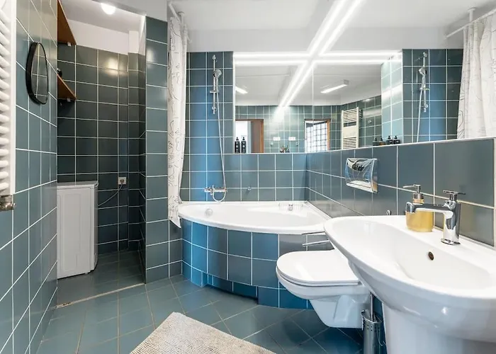 Oomph Mint Harmony & Vibrant Accents