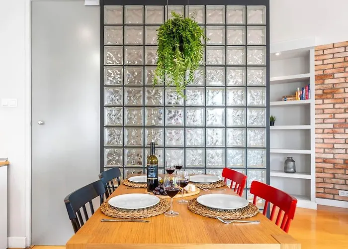 Apartament Oomph Mint Harmony & Vibrant Accents *